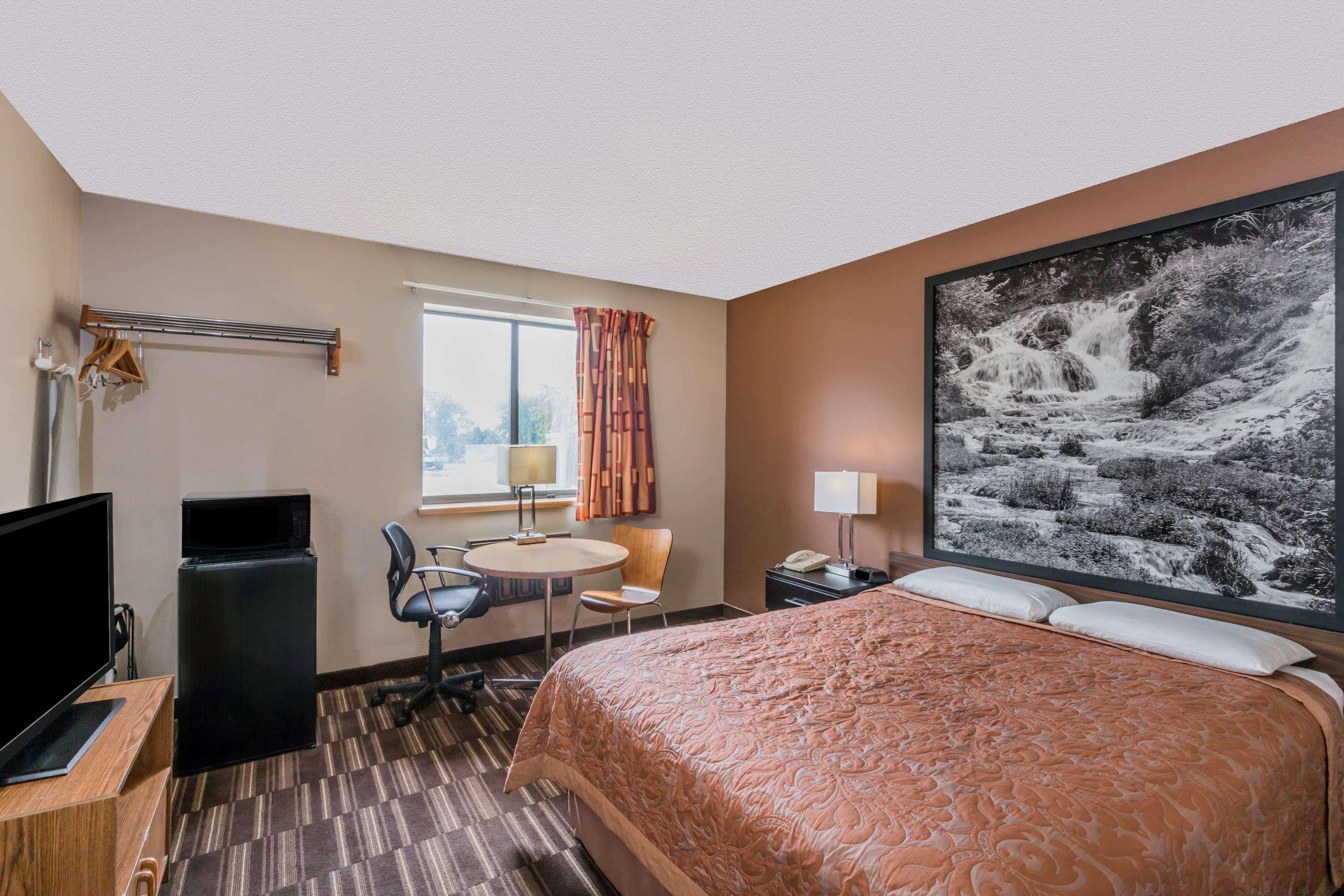 Super 8 By Wyndham Madison Hotell Eksteriør bilde