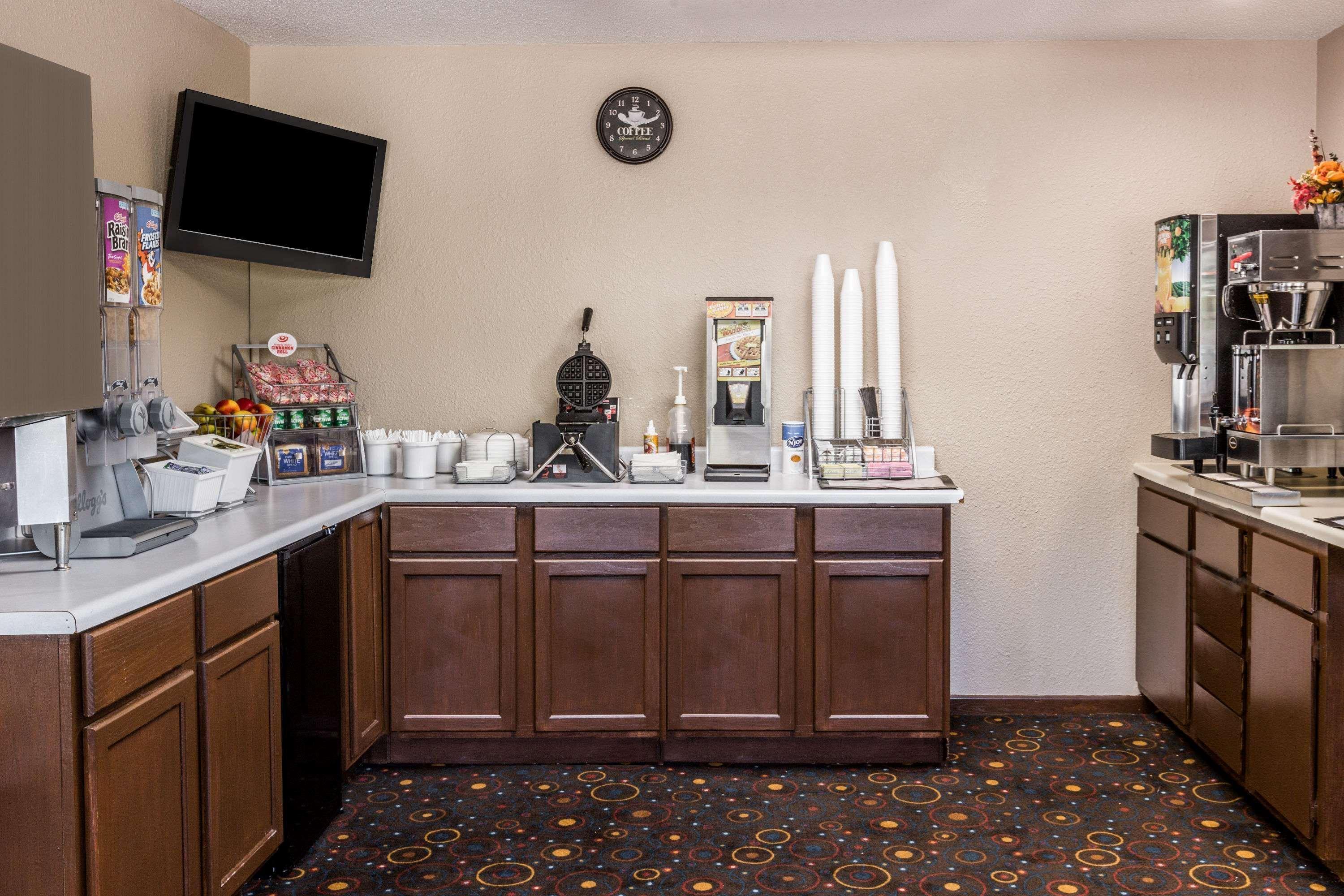 Super 8 By Wyndham Madison Hotell Eksteriør bilde