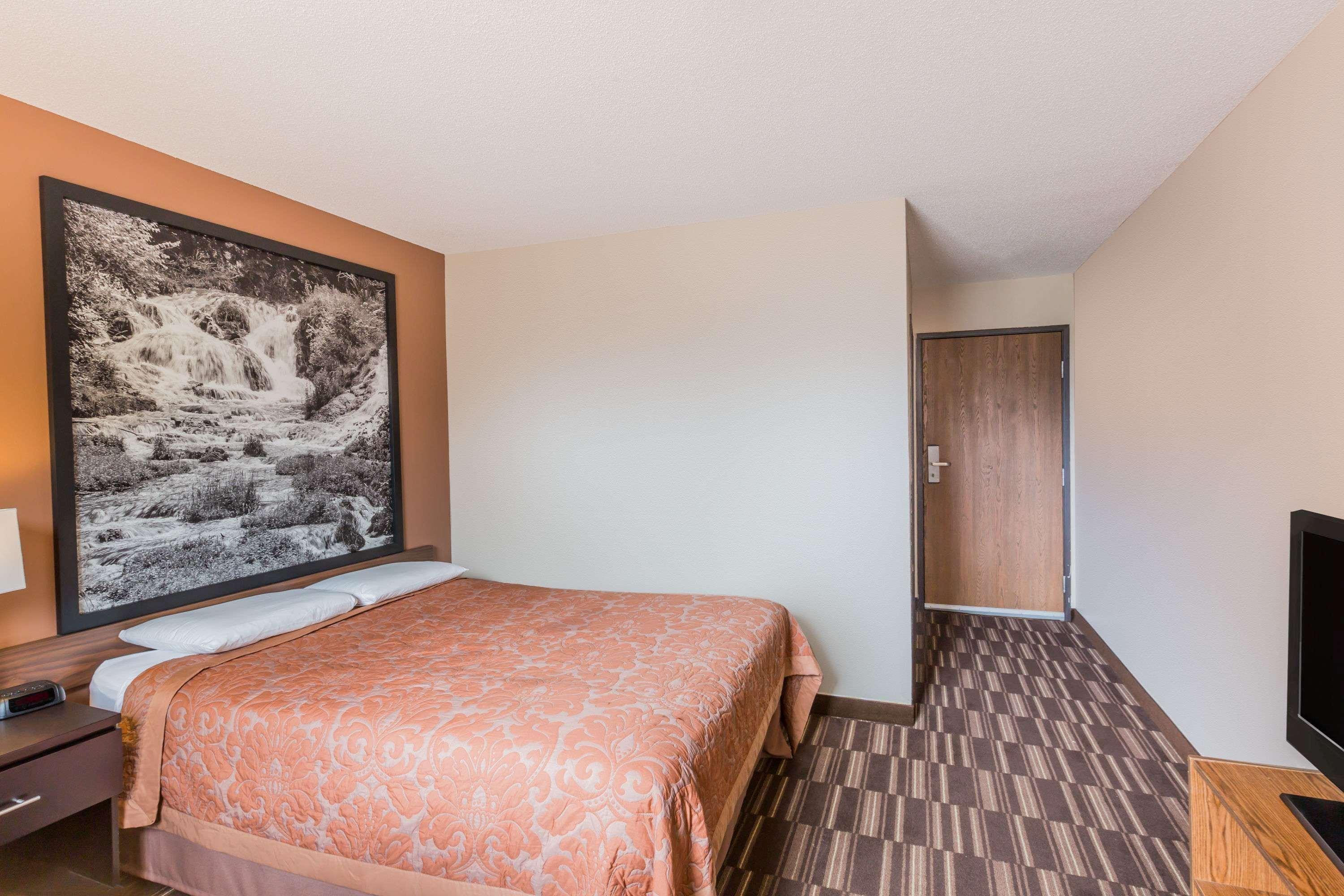 Super 8 By Wyndham Madison Hotell Eksteriør bilde